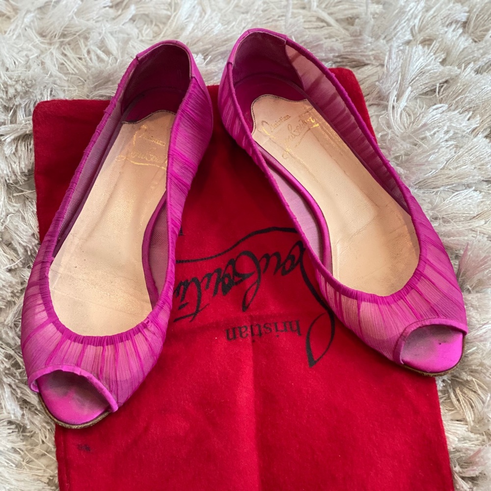 Christian Louboutin Giulian crepe satin flats - 37